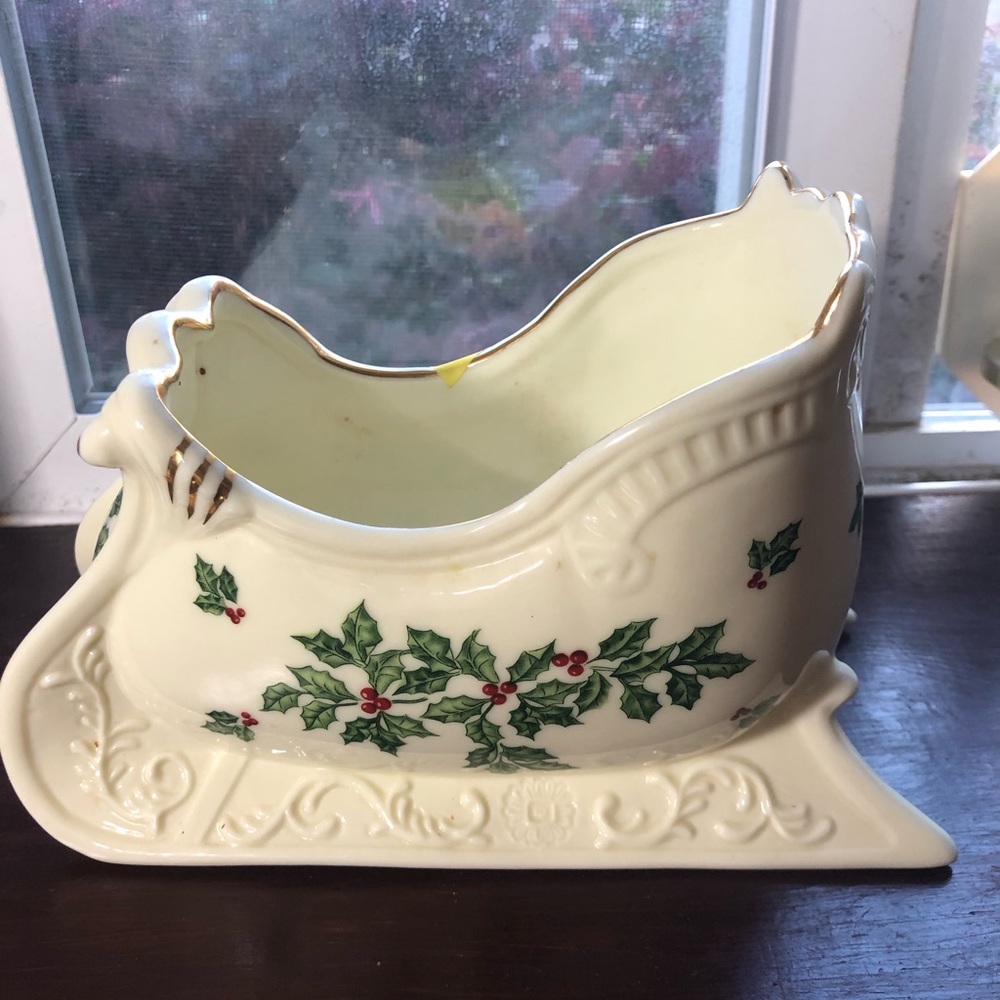 Formalities ceramic sleigh